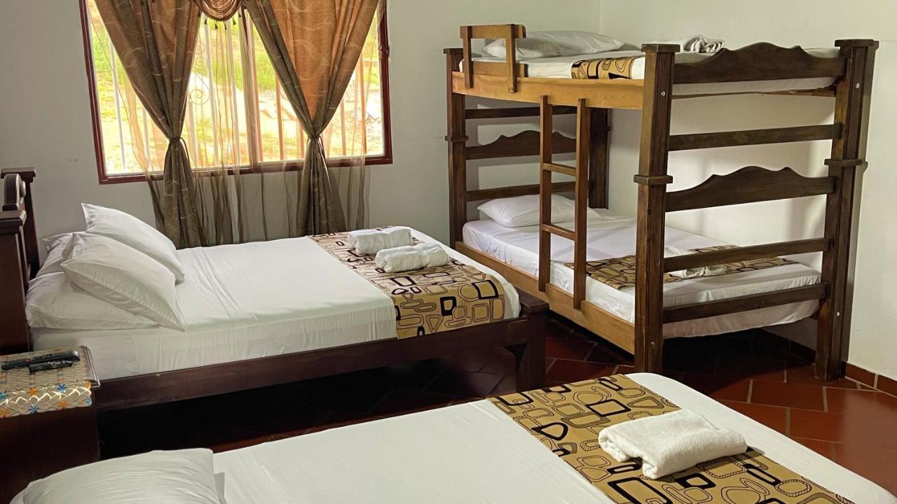 Hotel Campestre Palmas Del Zamorano 산힐 외부 사진