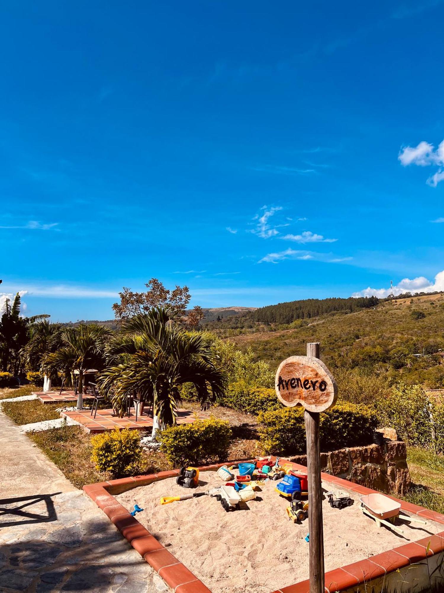Hotel Campestre Palmas Del Zamorano 산힐 외부 사진