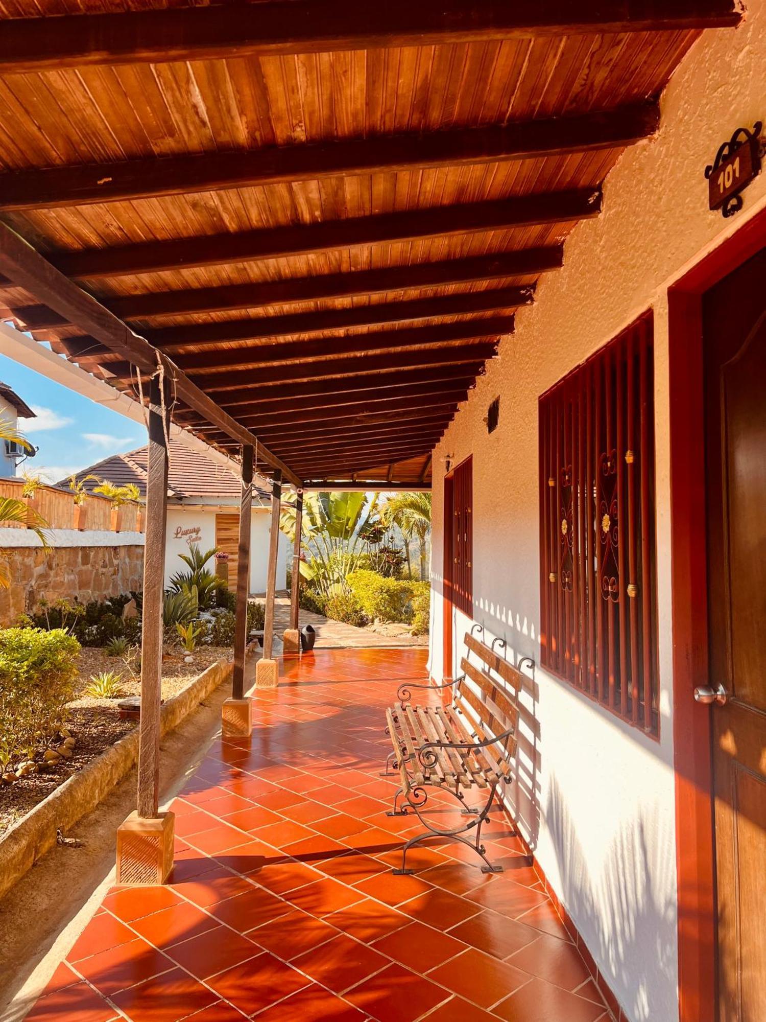 Hotel Campestre Palmas Del Zamorano 산힐 외부 사진
